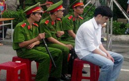 Làm "anh hùng rơm" đâm chết người