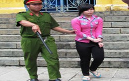 Mới tuổi 15, thiếu nữ đã tổ chức đi cướp
