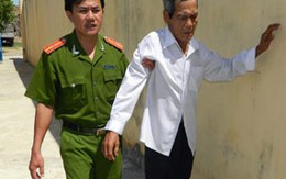 Đâm lòi ruột con trai trong ngày cưới