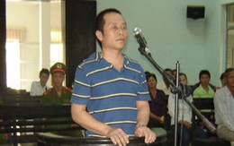 Lạnh người gã chồng đâm thủng tim vợ vì nghi ngoại tình