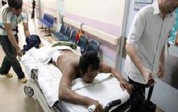 Bị cá sấu đớp mông khi đang… 'giải quyết nỗi buồn'