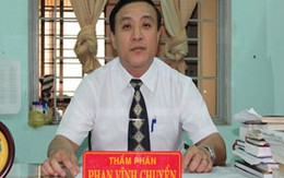 Chồng trốn trong tủ rình vợ ngoại tình
