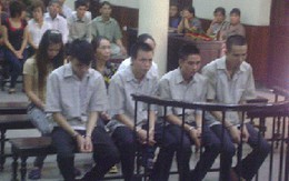 Ham kiếm tiền nhanh, nhiều thiếu nữ “sập bẫy“
