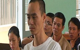 Cha nhẫn tâm hai lần ném con xuống mương nước