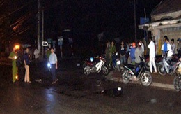 Thi thể 2 thanh niên biến dạng bên đường