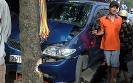 Xế hộp "phanh xe" bằng gốc cây, 1 người bị thương