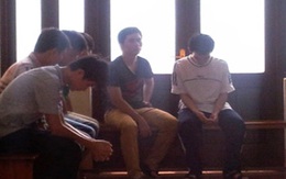 Chuốc rượu bạn gái rồi thay nhau hãm hiếp 