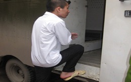 Khi trò ngoan nhốt mình sau song sắt 
