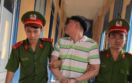 Bài học đớn đau cho kẻ thích “mèo mả gà đồng“