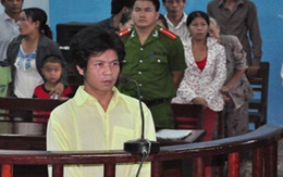 Dụ bé 13 tuổi làm "chuyện người lớn”