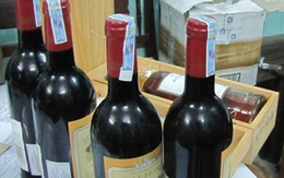 Phát hiện hàng trăm chai rượu ngoại giả