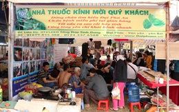 Gian hàng "Khám, chữa bệnh" trái phép ở hội chợ xuân