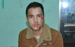 Kinh hoàng nam thanh niên gặp ai cũng chém