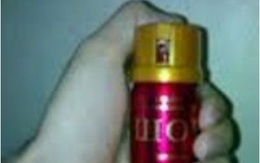 Được nhờ đếm 80 triệu đồng, thiếu nữ dùng bình xịt hơi cay cướp luôn