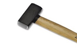 Đau đớn bố bị con tâm thần dùng búa đánh vào đầu