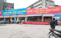 Hàng hiệu cũng đứng đường dịp Tết