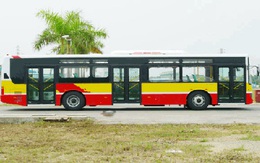 Hành khách hoảng hồn vì tài xế xe buýt bị tấn công