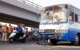 Ôtô đâm nhau, gần 100 học sinh thoát chết