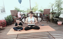 Sốt ảnh Subeo thích thú tập yoga cùng bà ngoại