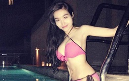 Elly Trần khoe 3 vòng "bốc lửa" tại bể bơi