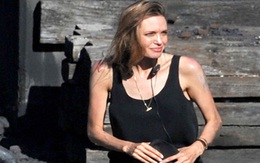 Angelina Jolie gầy khô như 'xác ve'