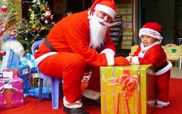 Dịch vụ ông già Noel tặng quà nhảy giá gấp đôi theo ngày