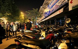 50.000 đồng/xe máy, chủ trông xe đêm Noel than rẻ