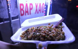 Thu tiền triệu mỗi ngày từ bán bắp xào ở Sài Gòn