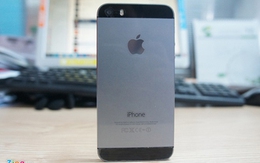 iPhone 5S bản khóa mạng giá 12 triệu hút khách