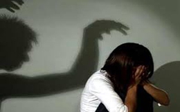 Cha dượng ép con riêng của vợ "làm chuyện vợ chồng" rồi bỏ trốn