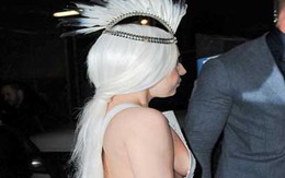 Thời tiết âm độ, Lady Gaga vẫn mặc hở “bạo”