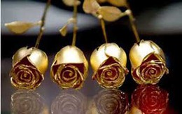 1,5 triệu đồng một bông hoa hồng dát vàng 24K