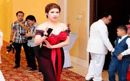 Hoàng My ăn diện gợi cảm dự đám cưới chị gái