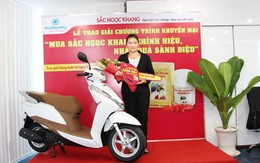 Mua Sắc Ngọc Khang, mang xe Lead về nhà