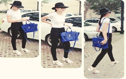 Sandal đế thô được lòng sao Việt