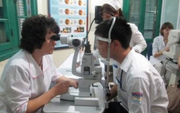 Khám mắt miễn phí cho hơn 2.000 học sinh