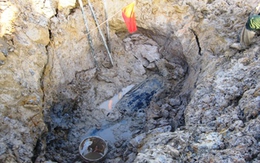 Đầu tên lửa nặng gần 1 tấn nằm dưới ruộng lúa