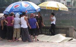 Cán bộ phường tự tử ở Quốc Tử Giám 