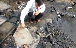 Xe chở gas đổ, hàng trăm bình gas mini nổ tung giữa phố