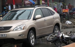 Mở cửa xe Lexus, gây tai nạn chết người