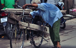 Sự thật về ông lão ăn xin 80 tuổi 5 đời vợ