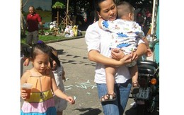 Bố mẹ “hốt hoảng” vì con được nghỉ Tết dài ngày