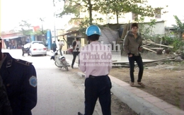 Thanh tra cởi áo đòi "xử" người tham gia giao thông