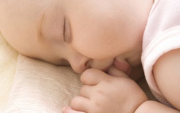 Những dấu hiệu nên cảnh giác ở trẻ sơ sinh