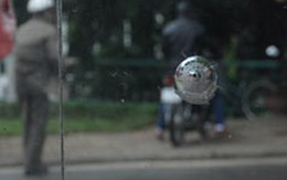 'Bác sỹ hoa súng' - Hoàng Nhuận Cầm bị truy sát bằng súng?