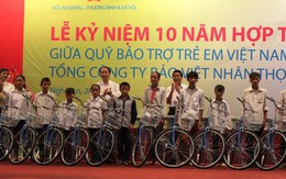  Trao quà “Cùng hòa nhịp yêu thương”