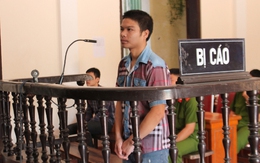 Nỗi đau của người mẹ ruột của cả bị cáo lẫn nạn nhân