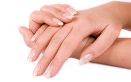 Cách giữ cho đôi tay đẹp mịn màng