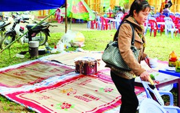 Những hình ảnh làm mất không khí nghiêm trang lễ Giỗ Tổ