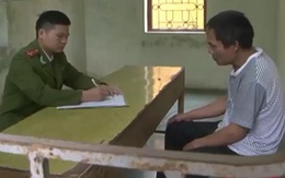 Sát nhân đánh chết con khóc ròng tại cơ quan công an